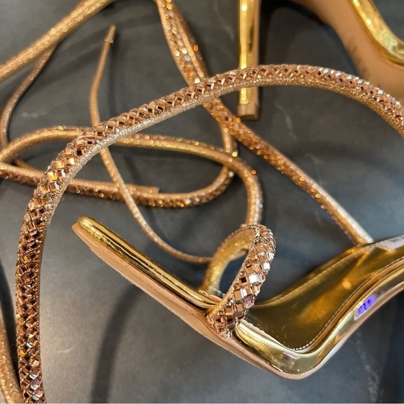 NWT Steve Madden sz 6 Uplift gold metallic heels - Picture 13 of 16